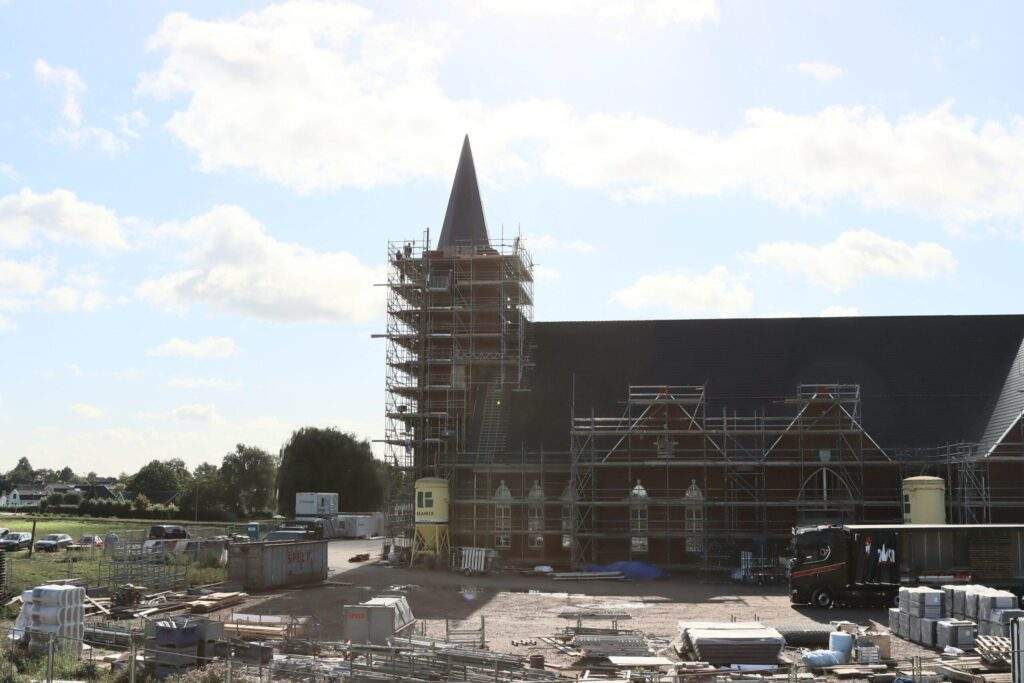 250912 Nog-in-de-steigers (6)