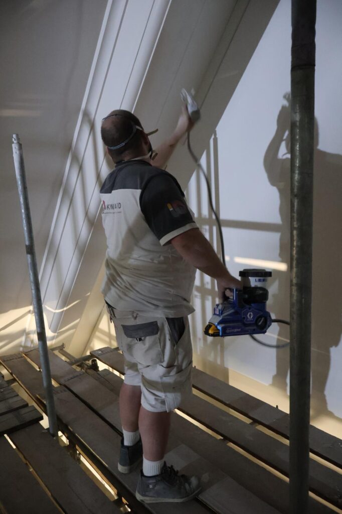 250918-Grondverf-spantbekleding (2)