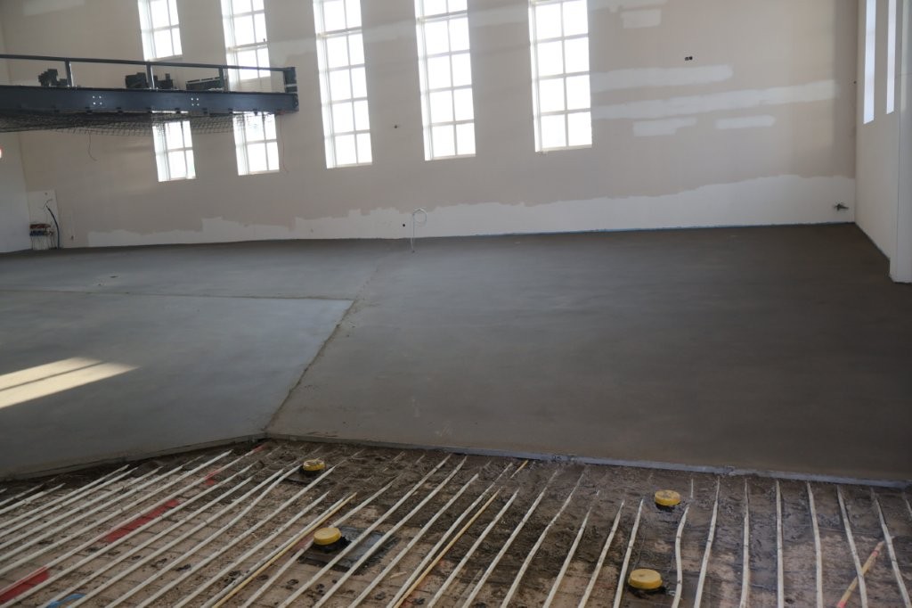 251125-Dekvloer-kerkzaal (5)