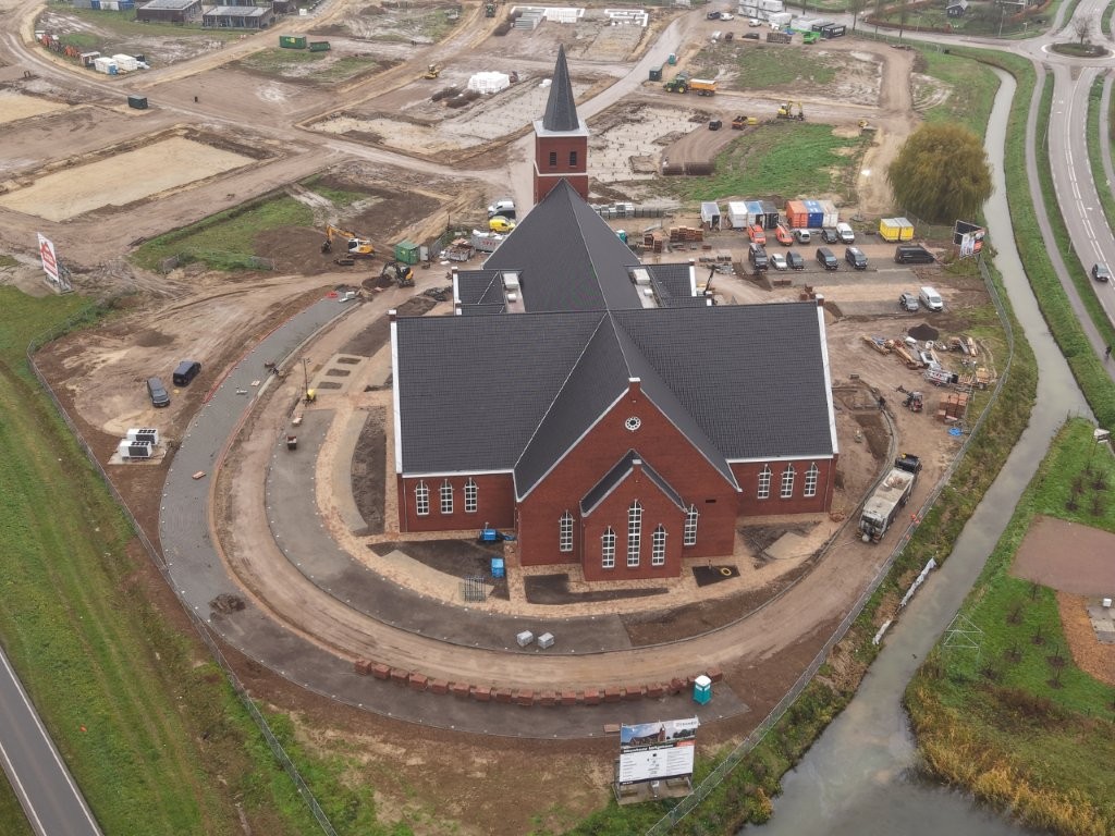 251128-Kerk-van-boven (17)